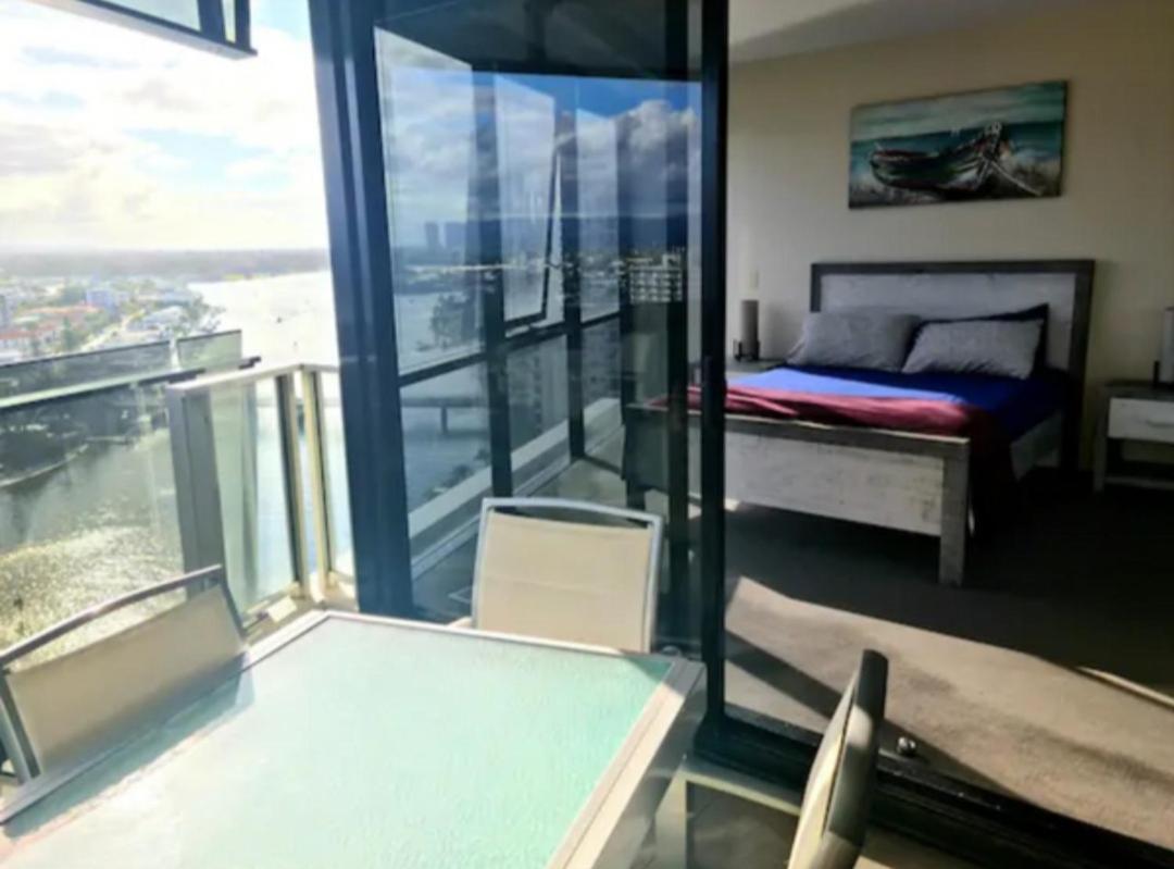 Circle Surfers Paradise Holidays Buitenkant foto