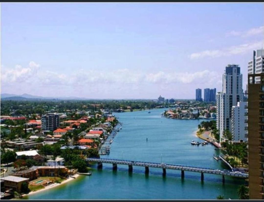 Circle Surfers Paradise Holidays Buitenkant foto