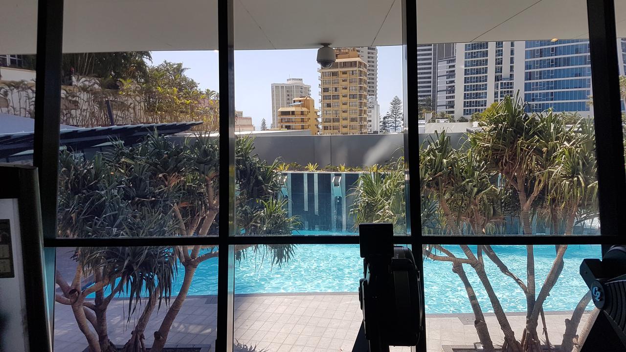 Circle Surfers Paradise Holidays Buitenkant foto