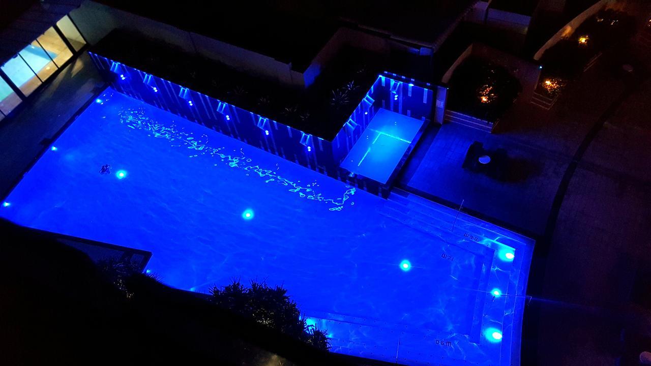 Circle Surfers Paradise Holidays Buitenkant foto